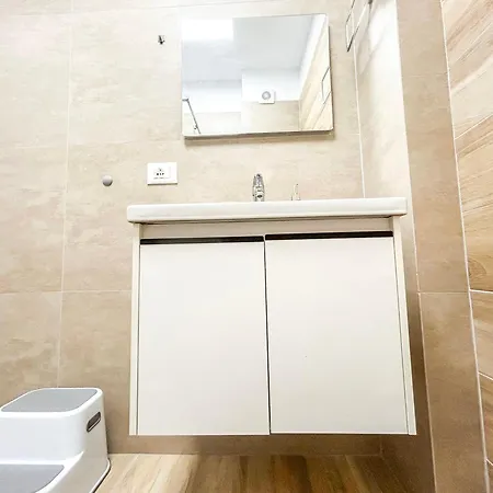 Miki Qerret Kavaje 925 Apartment *