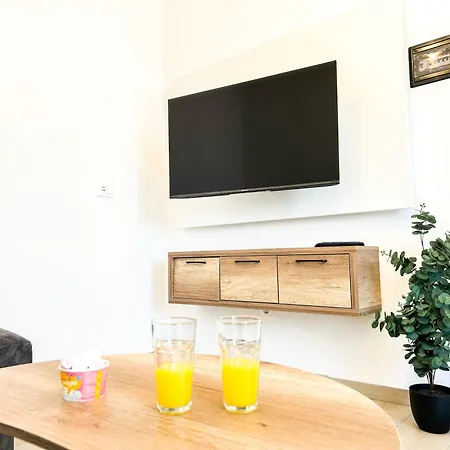 Apartment Miki Qerret Kavaje 925 Golem (Tirana)