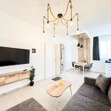 Apartment Miki Qerret Kavaje 925 *