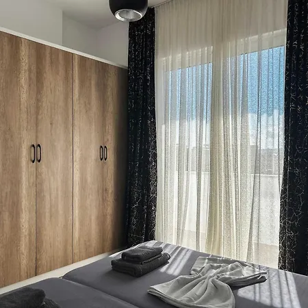 Miki Qerret Kavaje 925 Apartment *