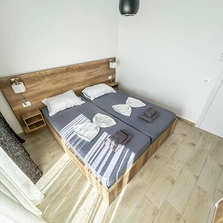 Apartment Miki Qerret Kavaje 925 *