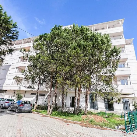 Miki Qerret Kavaje 925 Apartment *